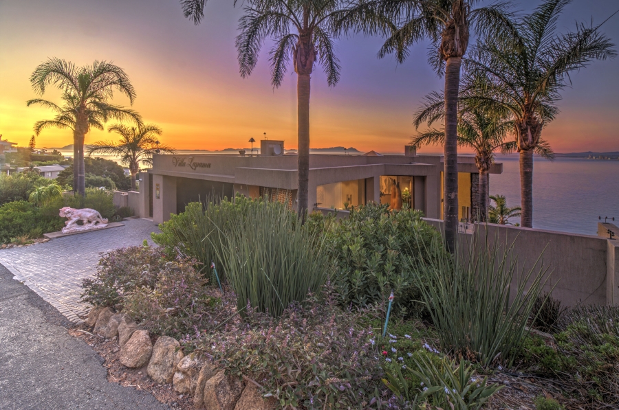 To Let 4 Bedroom Property for Rent in Mountainside Western Cape